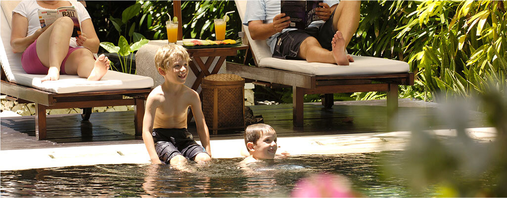 Villa Cemara - Pool time
